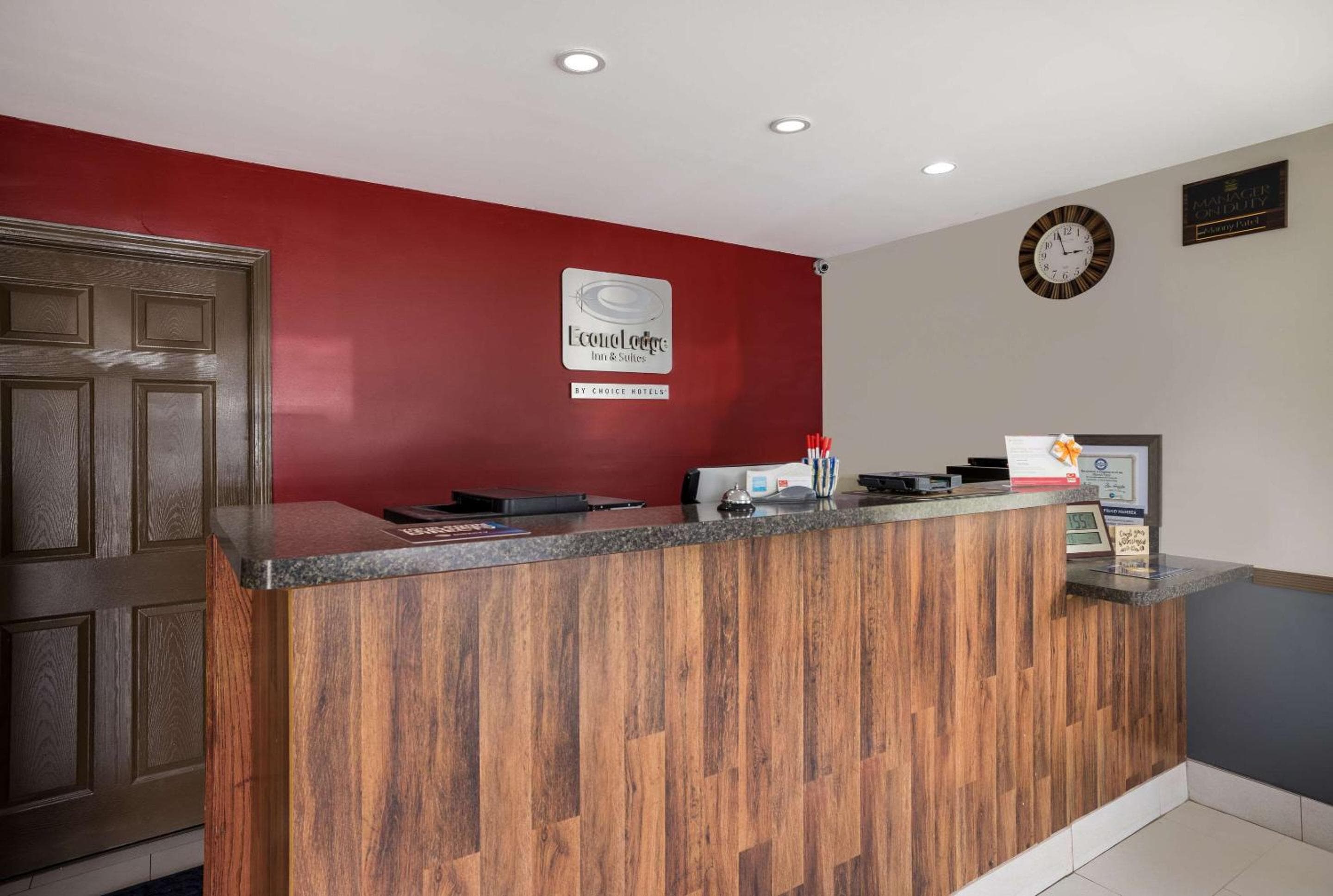 Econo Lodge Inn & Suites Canandaigua - Fingers Lake Area
