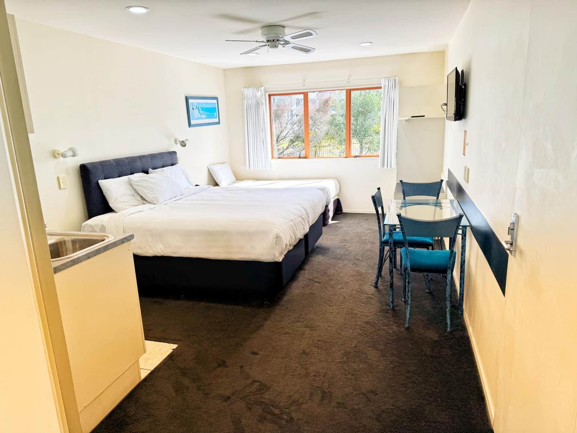 Albany Executive Motor Inn