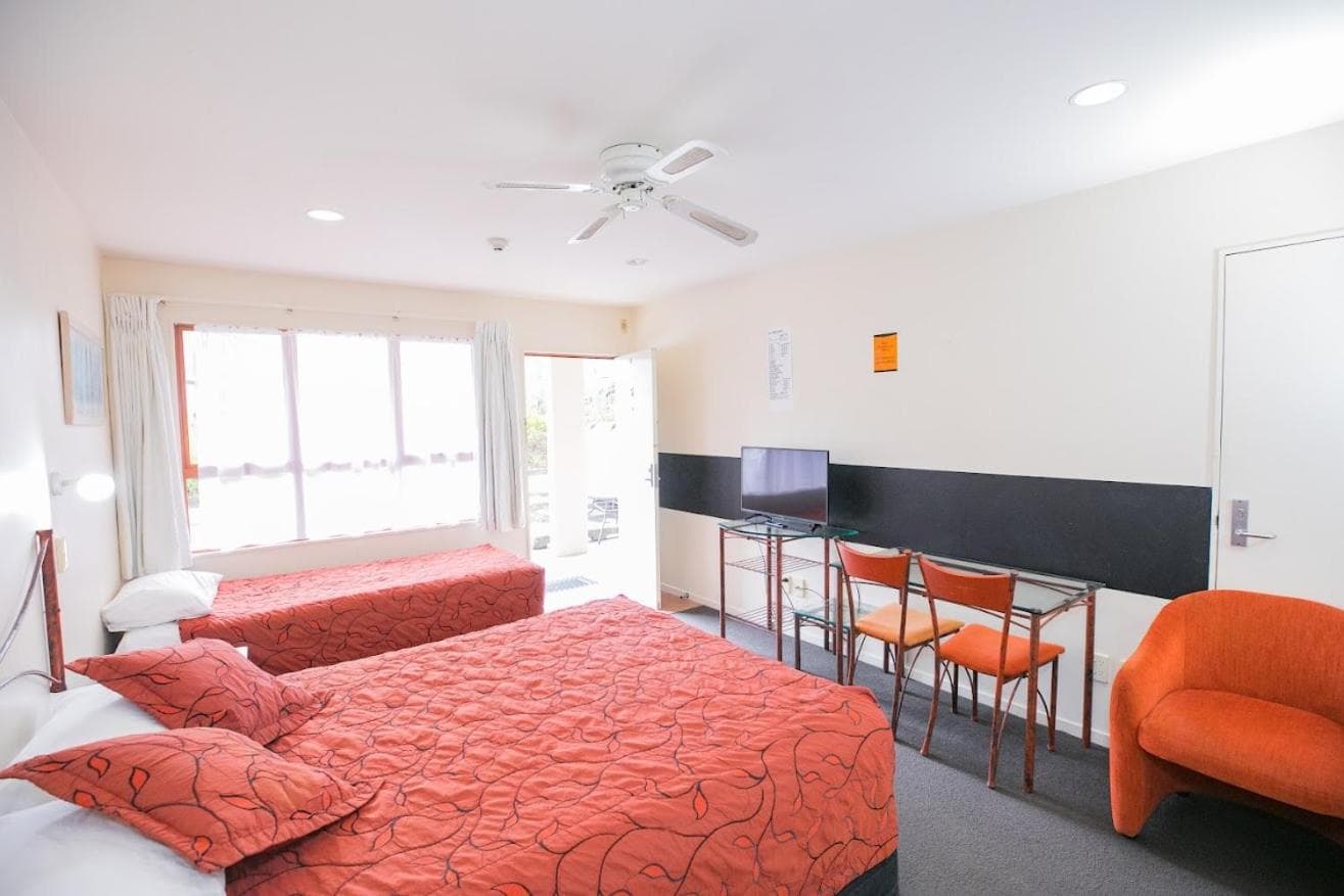 Albany Executive Motor Inn