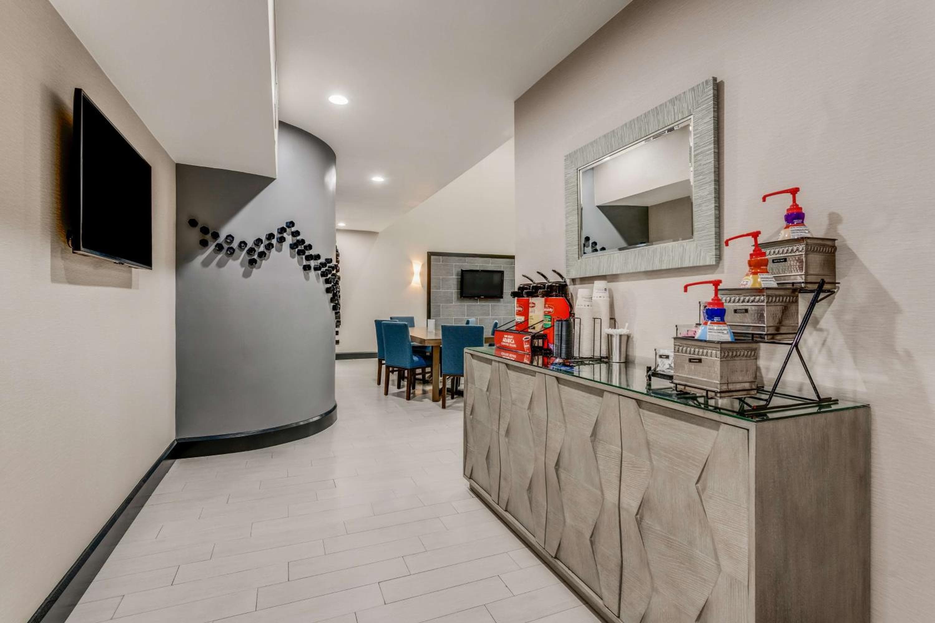 Huntsville Inn & Suites