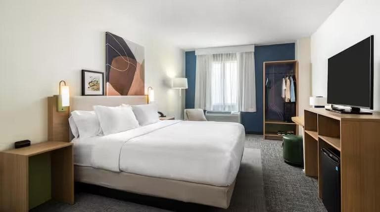 Spark by Hilton Louisville Airport