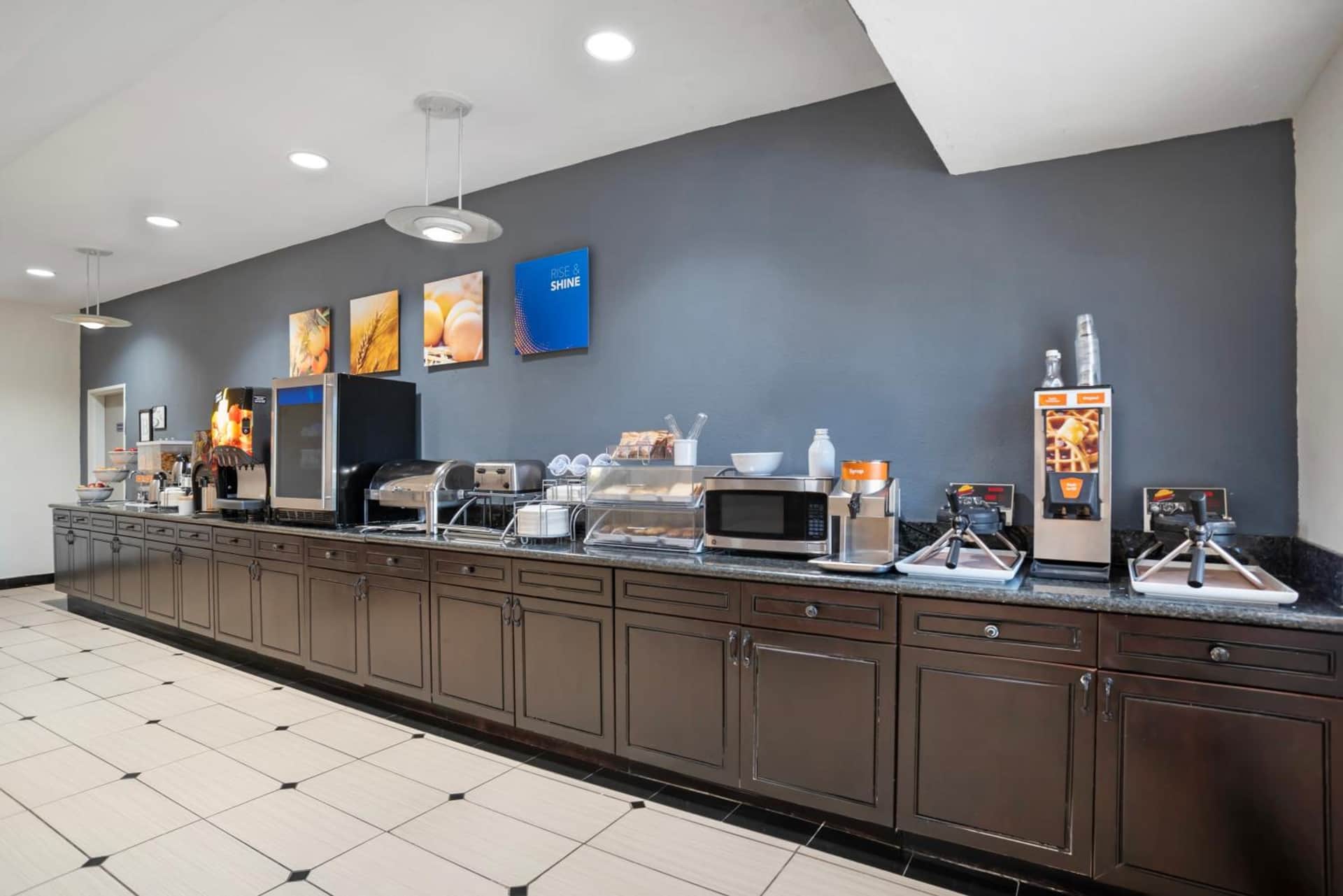 Comfort Inn & Suites Crystal Inn Sportsplex