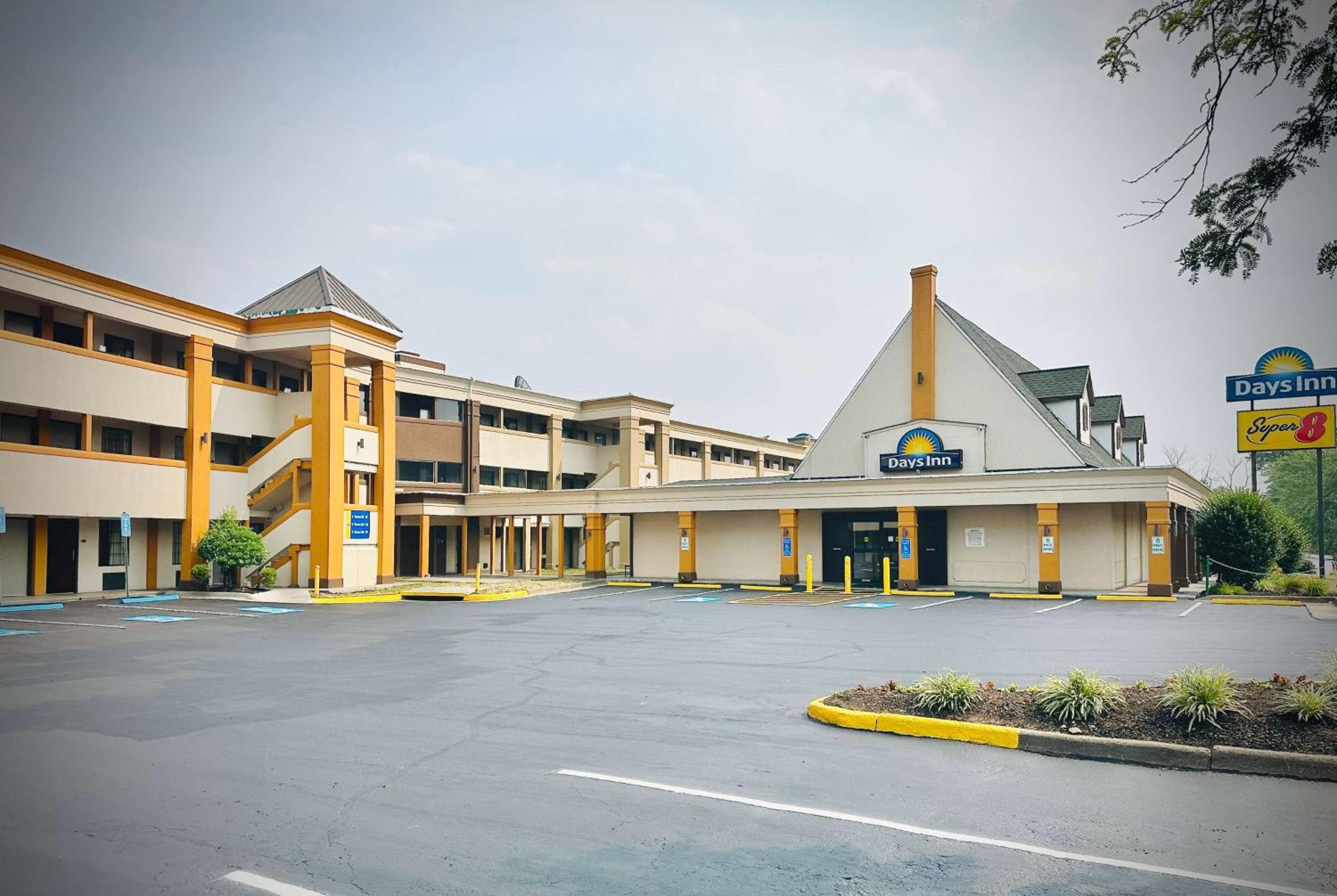 Days Inn Alexandria by Wyndham