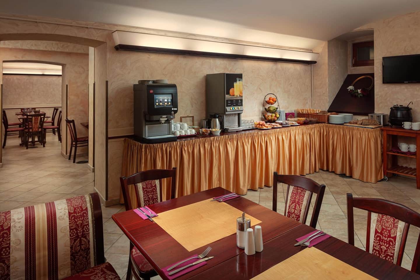 Amigo City Centre Hotel