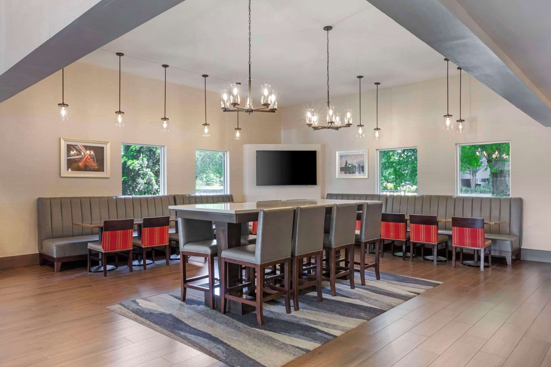 Comfort Suites Nashville Airport - BNA