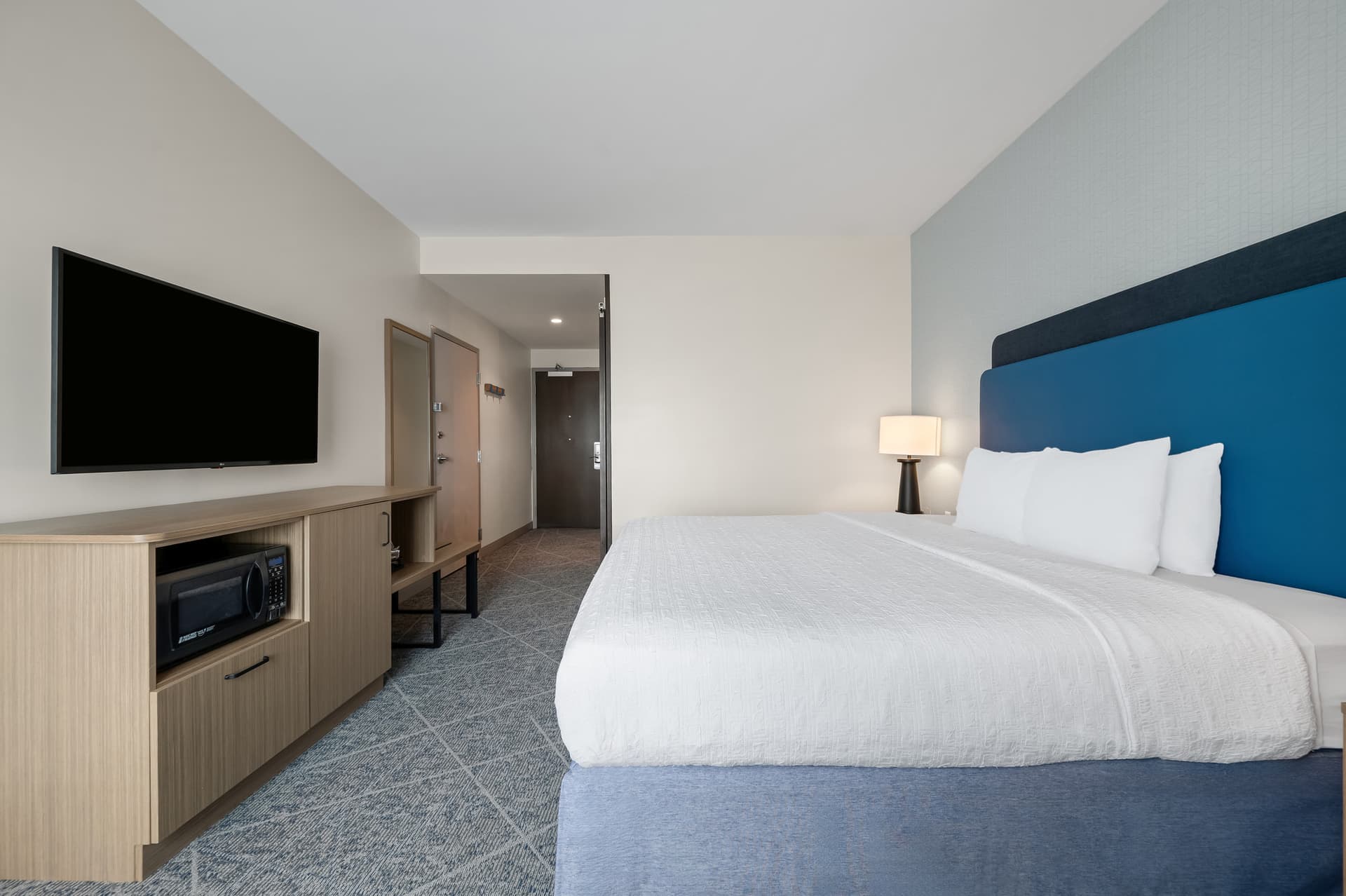 Hampton Inn by Hilton Nashville Airport Century Place