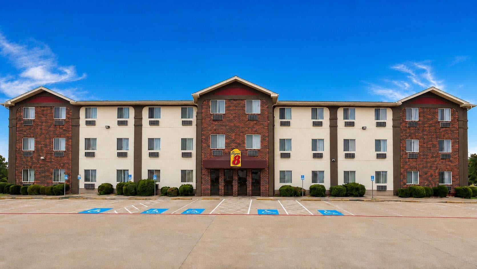 Super 8 by Wyndham Irving DFW Airport/South