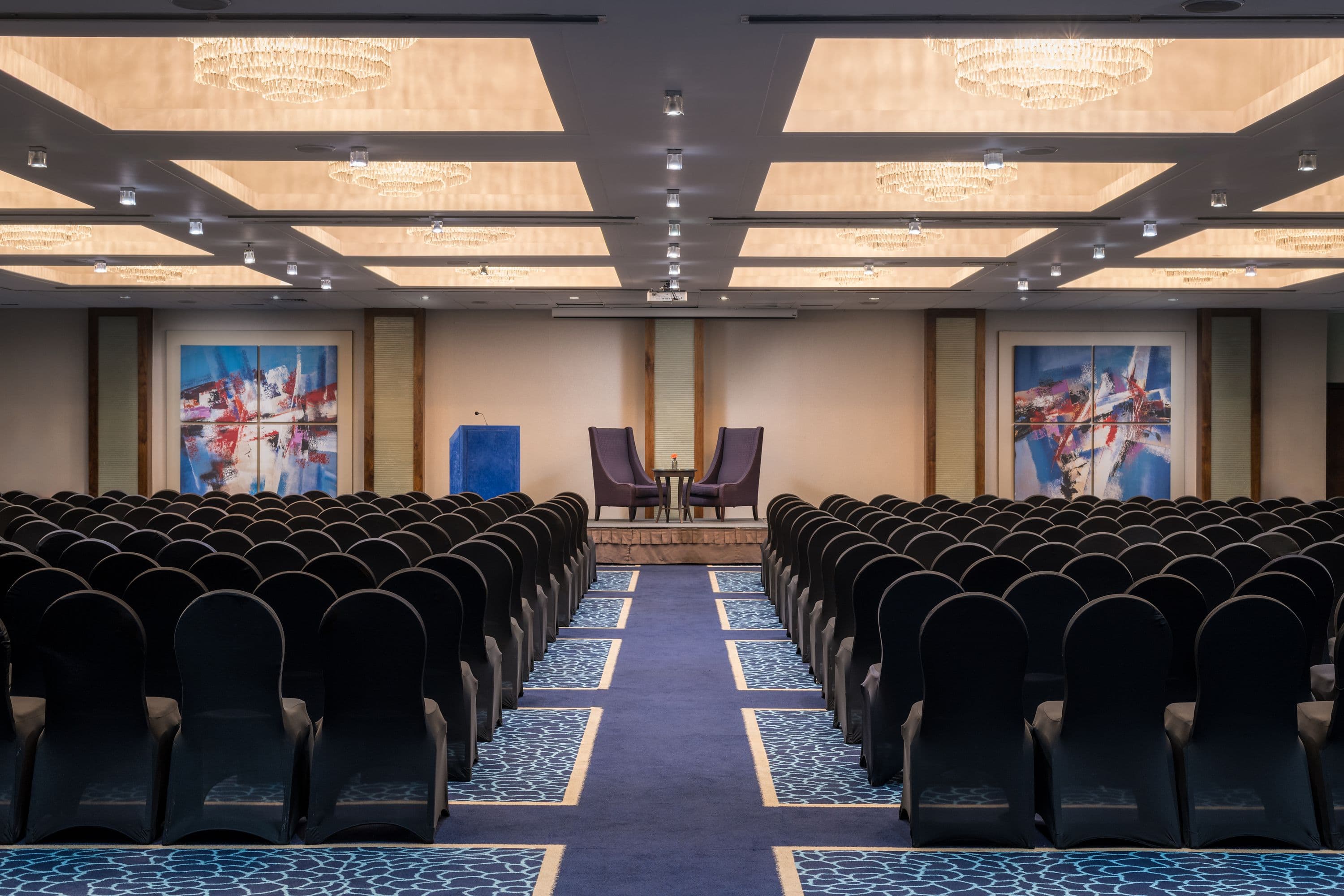 Renaissance London Heathrow Hotel