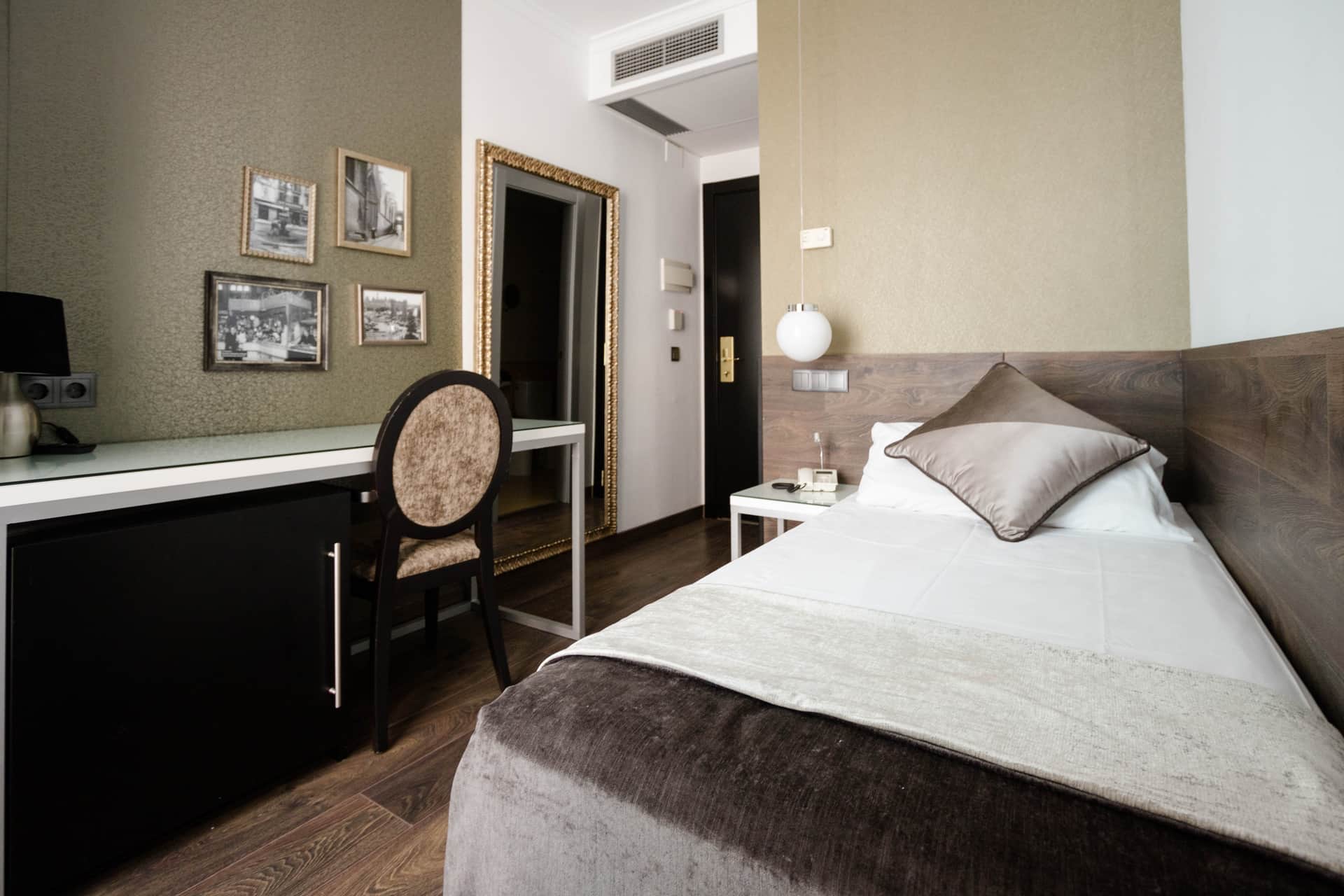 Hotel Moderno Bcn (Old)