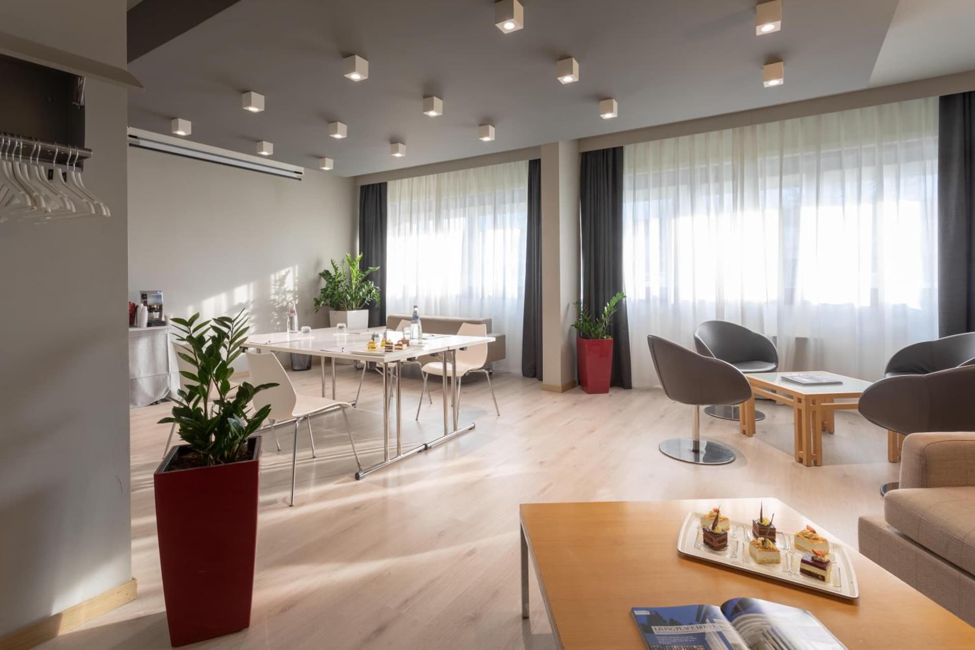 Living Place Hotel