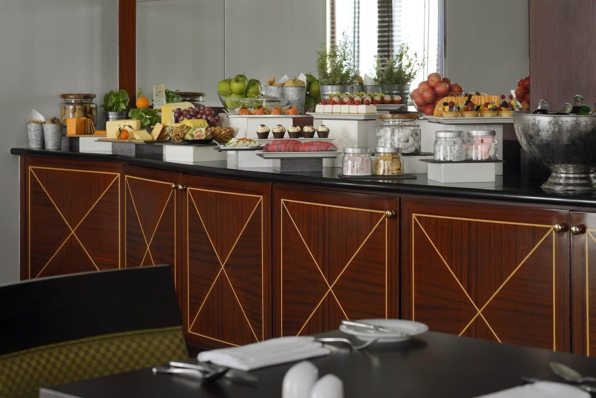 Mövenpick Hotel & Apartments Bur Dubai