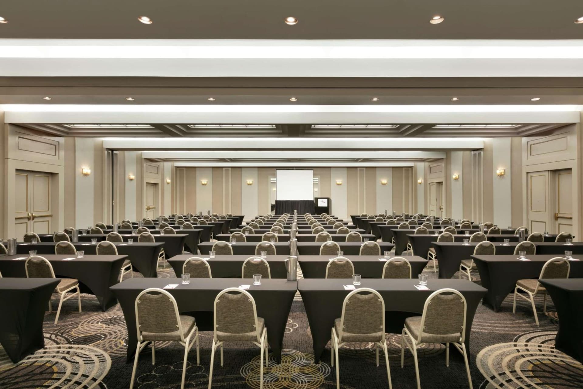 DoubleTree by Hilton New York LaGuardia