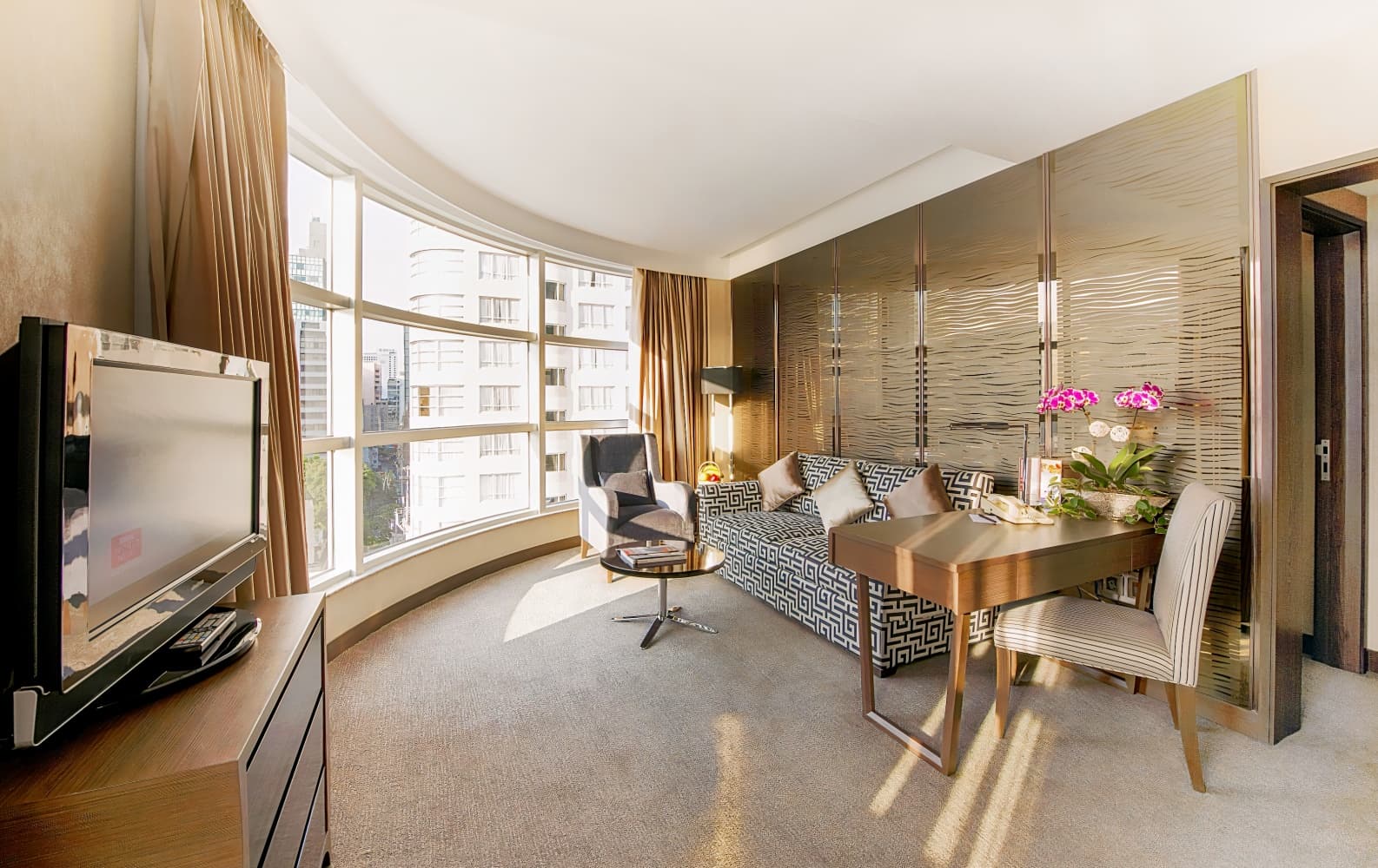 香港基督教青年會 ( The Salisbury – YMCA of Hong Kong )