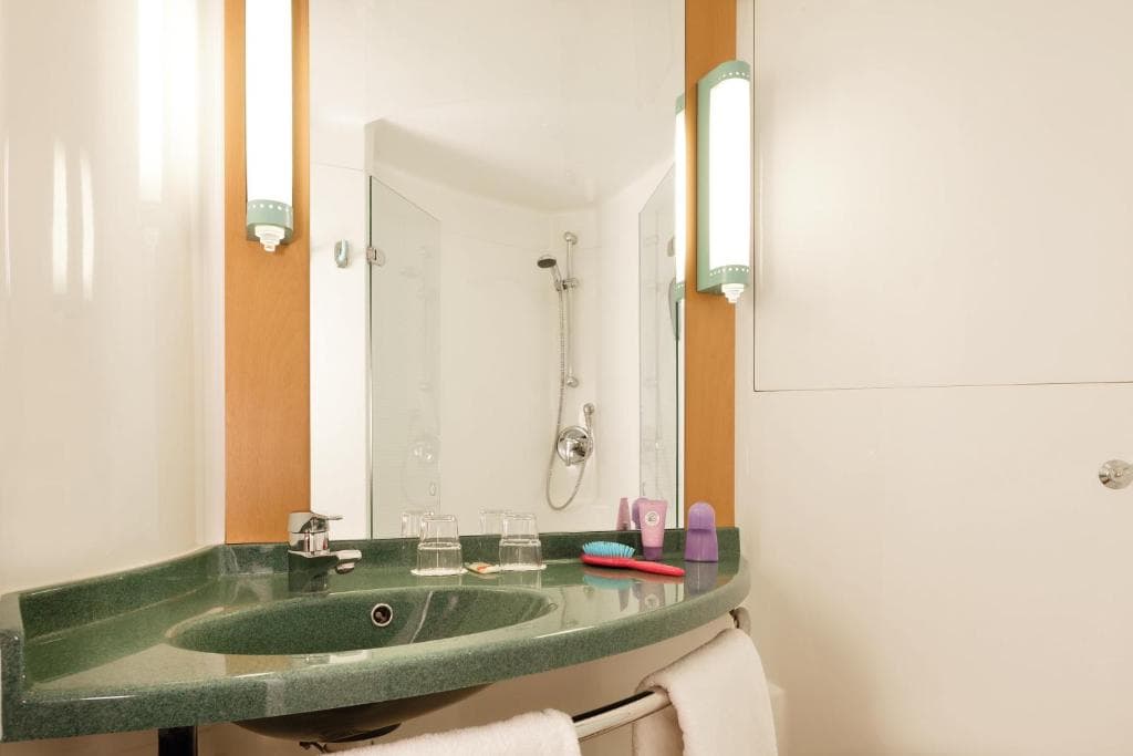 ibis Como