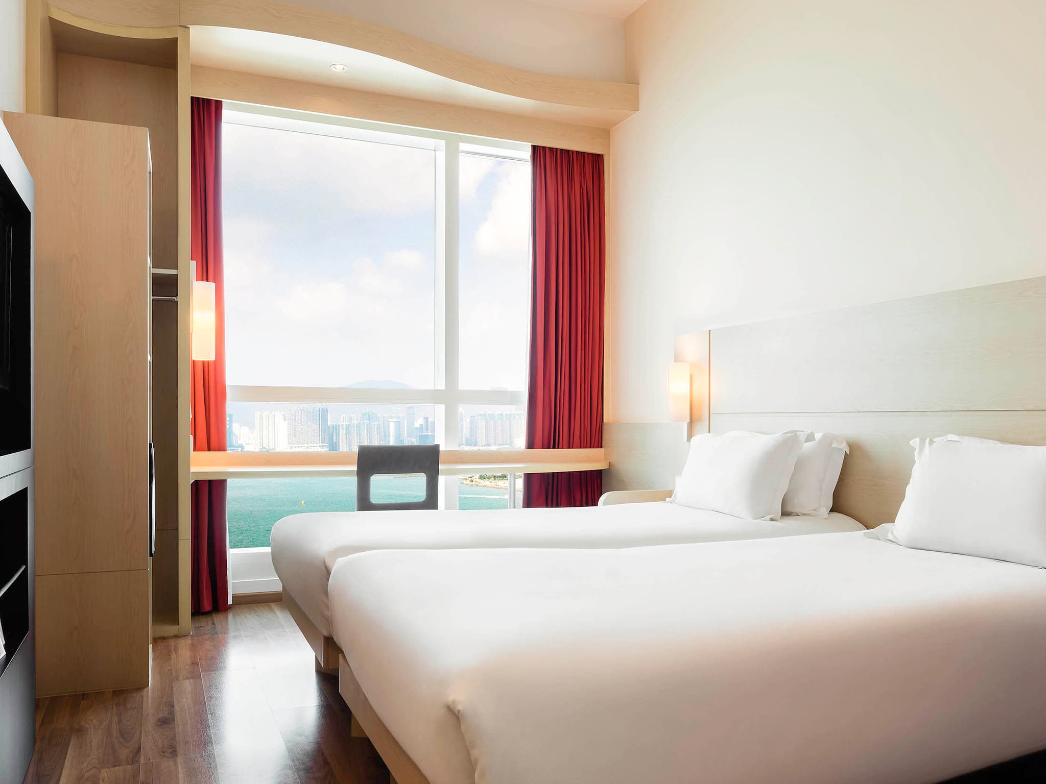 宜必思香港中上環酒店 ( Ibis Hong Kong Central and Sheung Wan Hotel )