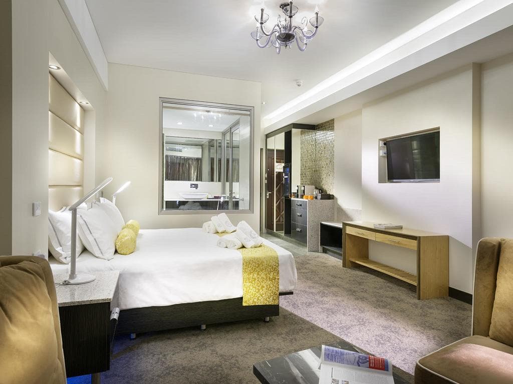 International on the Water Hotel